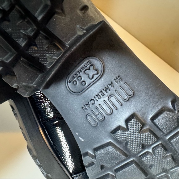 Munro Viv Chic; with panache black patten - Picture 8 of 10